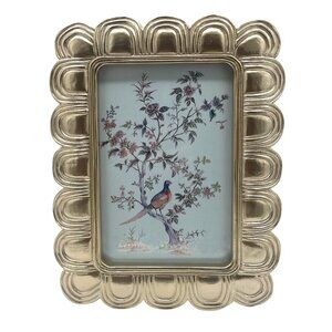 Gold Scalloped 4x6 Picture Frame